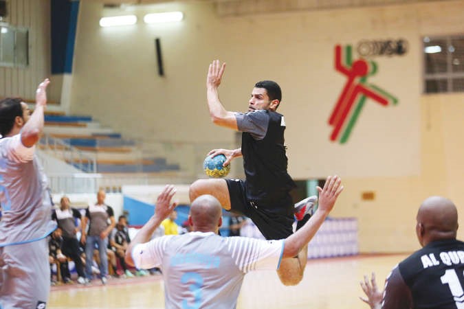 لاعب القرين فيصل واصل في مواجهة دفاع السالمية في لقاء سابق