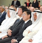 نجيب الملا والسفير الياباني توشيهيري سوجيهارا ويوسوكي هوري وانور الملا