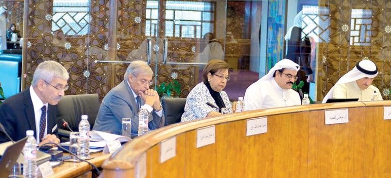 د وليد الكندري ود طارق السويدان ود موضي الحمود وعبدلله الشرهان ود عدنان شهاب الدين