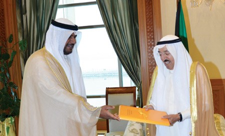صاحب السمو الامير الشيخ صباح الاحمد يتسلم رسالة ملك بوتان من الشيخ احمد المنصور ﻿