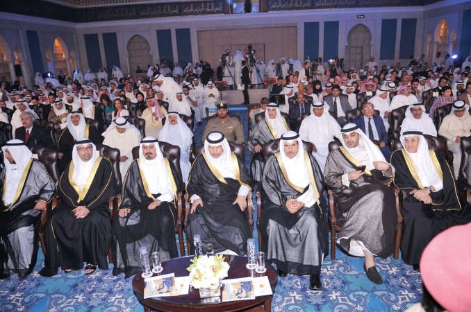 سمو رئيس الوزراء الشيخ جابر المبارك ودمحمد الصباح والشيخ سلمان الحمود والشيخ محمد العبدالله في مقدمة الحضور
﻿