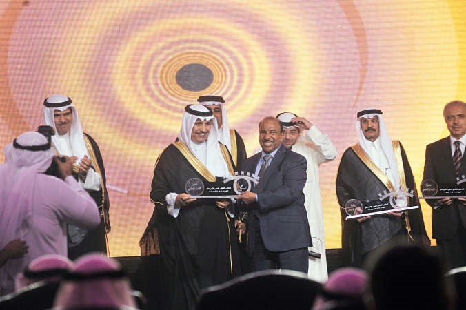 سمو رئيس الوزراء الشيخ جابر المبارك مكرما خالد الحربان
﻿