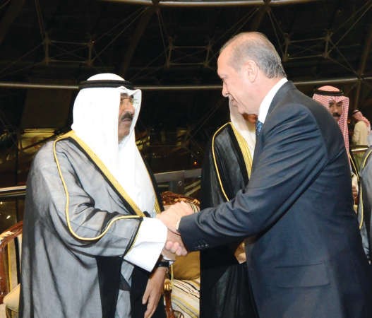 الرئيس التركي وترحيب من الشيخ مشعل الاحمد﻿
