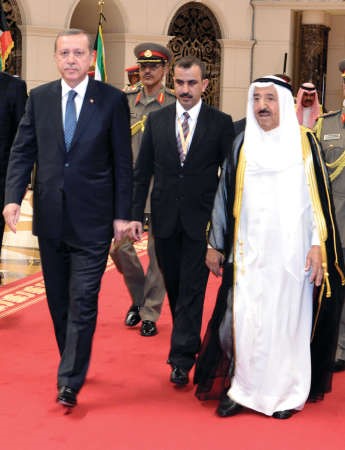 صاحب السمو الامير الشيخ صباح الاحمد مستقبلا الرئيس التركي﻿