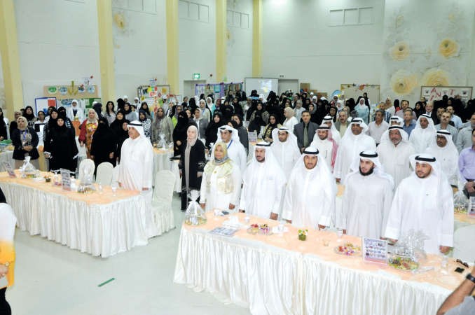 طلق الهيم في مقدمة الحضور خلال افتتاح الملتقى ﻿