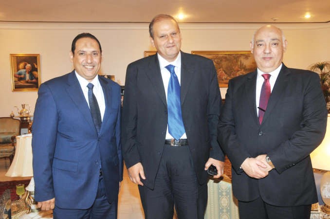 المستشاران مصطفى فخري وناصر محيي الدين مع الزميل اسامة ابو السعود