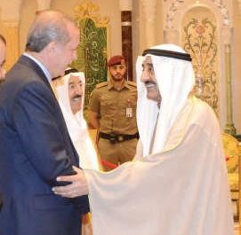 جاسم الخرافي مصافحا الرئيس رجب طيب اردوغان﻿