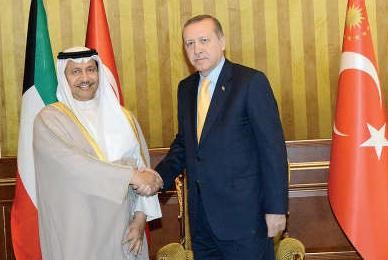 الرئيس التركي رجب طيب اردوغان مستقبلا سمو رئيس الوزراء الشيخ جابر المبارك﻿