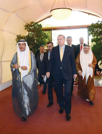ديوسف الابراهيم مستقبلا الرئيس التركي رجب طيب اردوغان