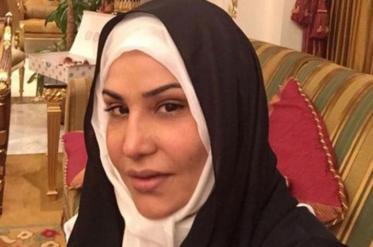 بالصور.. شاهد عدد من الفنانات بالحجاب 