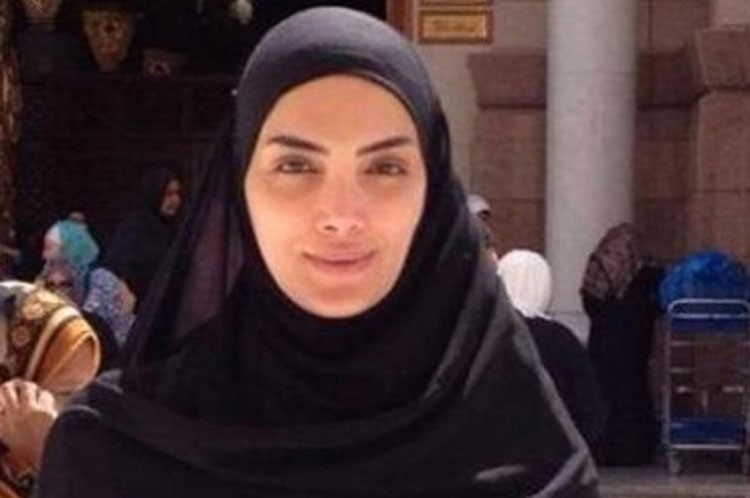 بالصور.. شاهد عدد من الفنانات بالحجاب 
