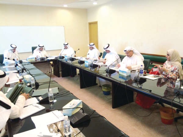دحسن كمال مترئسا اجتماع لجنة العاصمة ﻿