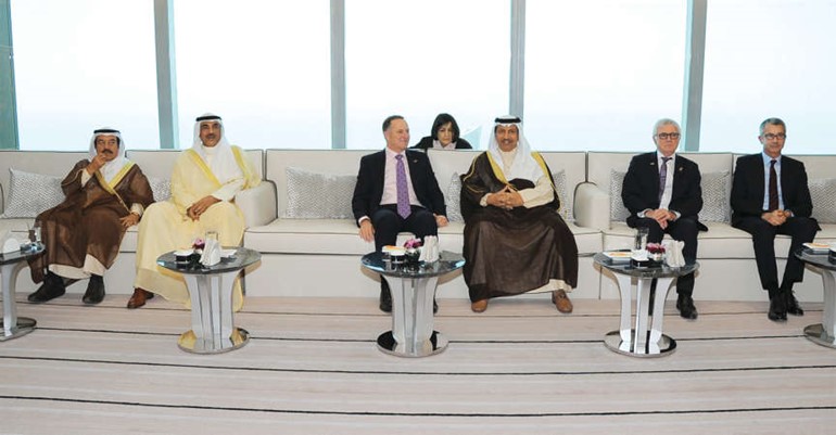 سمو الشيخ جابر المبارك والشيخ صباح الخالد والشيخ دسالم الجابر مع رئيس وزراء نيوزيلندا والوفد المرافق له﻿