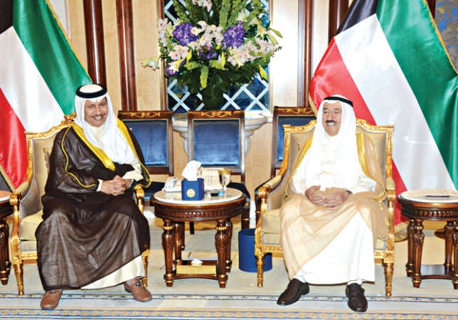 صاحب السمو الامير الشيخ صباح الاحمد مستقبلا سمو رئيس الوزراء الشيخ جابر المبارك ﻿