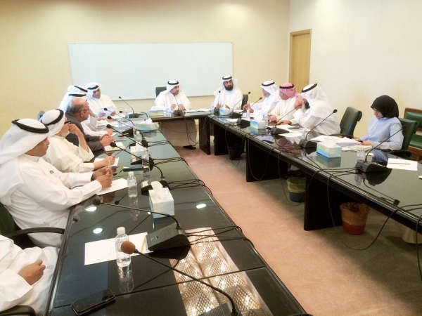 اسامة العتيبي مترئسا اجتماع لجنة تقصي الحقائق﻿