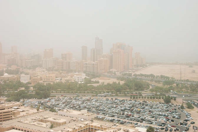 «مصائب» الغبار عند وزارة الكهرباء «فوائد»