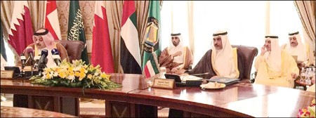 الشيخ صباح الخالد مترئسا وفد الكويت المشارك في الاجتماع الوزاري الخليجي