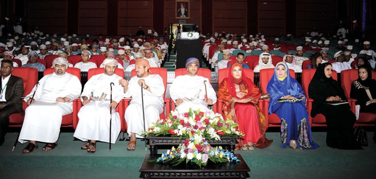 «أنا هو» أفضل عرض متكامل في مهرجان «الدن المسرحي» الأول