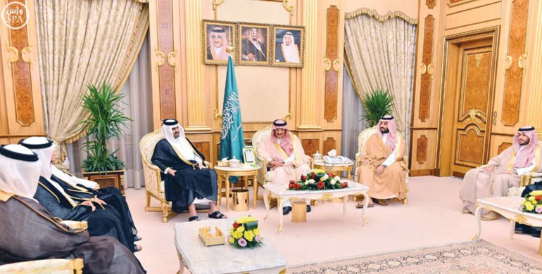ولي العهد صاحب السمو الملكي الامير محمد بن نايف وولي ولي العهد صاحب السمو الملكي الامير محمد بن سلمان يستقبلان صاحب السمو الشيخ عبدالله بن حمد ال ثاني نائب امير قطر والشيخ عبدالله بن ناصر ال ثانيرئيس مجلس الوزراء القطري 	واس﻿