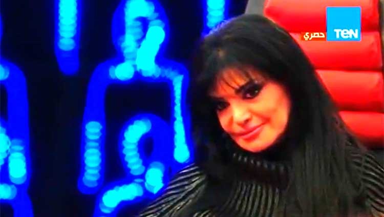 بالفيديو.. نضال الاحمدية لاعلامية مصرية قبل انسحابها من البرنامج: لو معي رصاص لقوصك انت عمتدقي بشرفي