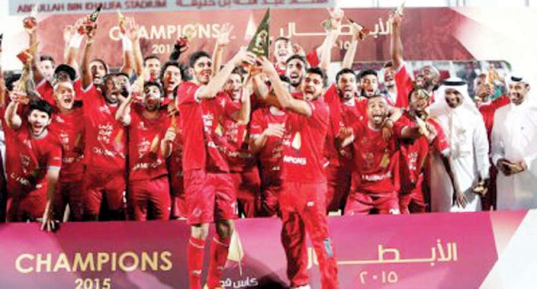 لاعبو لخويا يحتفلون بالحصول على كاس قطر