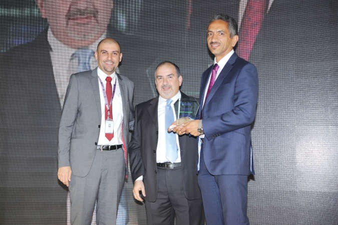 جانب من تكريم احد عملاء الشركة﻿