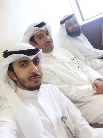 دوليد الطبطبائي والزميل المحامي احمد الشحومي والمحامي سعيد السعيد