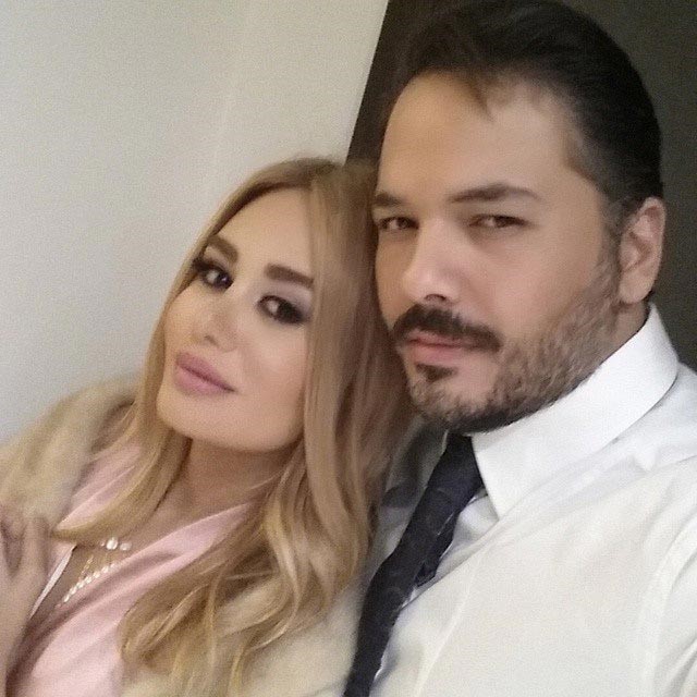 بالصور.. رامي عياش ينشر صورة من طفولته ويتباهى بأنوثة زوجته