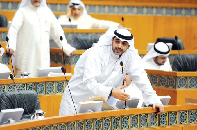 الشيخ محمد العبدالله خلال الجلسة﻿