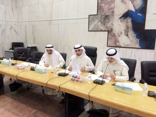 دمشاري المطوطح مترئسا اجتماع لجنة الجهراء