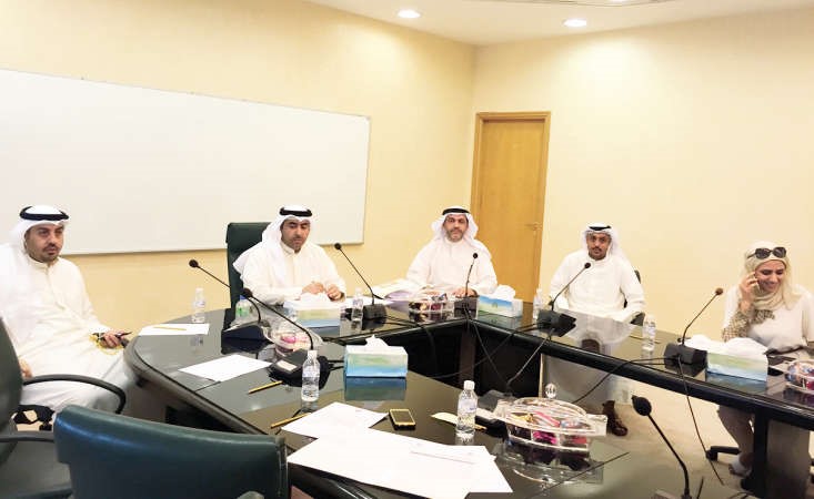 اسامة العتيبي مترئسا اجتماع لجنة متابعة انشاء مختبرات فحص الاغذية﻿