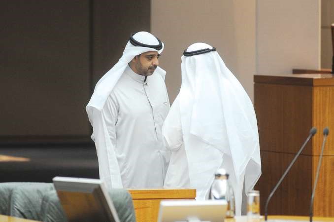 الشيخ محمد العبدالله مع احد النواب
