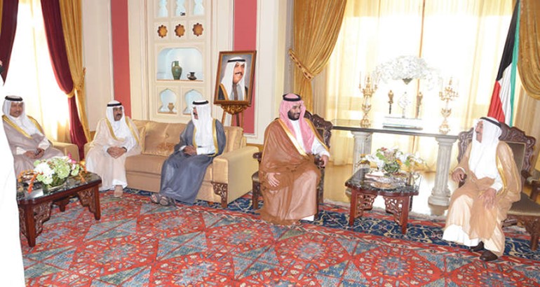 صاحب السمو الامير الشيخ صباح الاحمد مستقبلا صاحب السمو الملكي الامير محمد بن سلمان بحضور سمو ولي العهد الشيخ نواف الاحمد والشيخ مشعل الاحمد وسمو رئيس الوزراء الشيخ جابر المبارك 