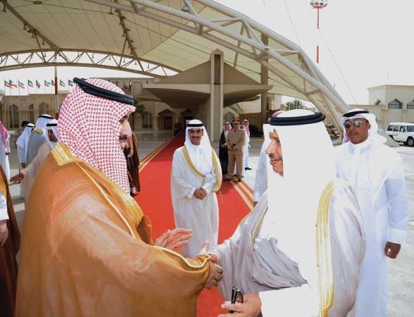 سمو الشيخ جابر المبارك مودعا صاحب السمو الملكي الامير محمد بن سلمان ويبدو الشيخ ثامر الجابر