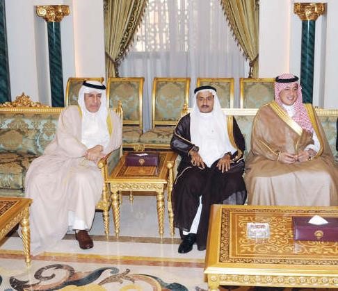 السفير د عبدالعزيز الفايز وتركي الدخيل والمستشار بالديوان الملكي د محمد الحلوة