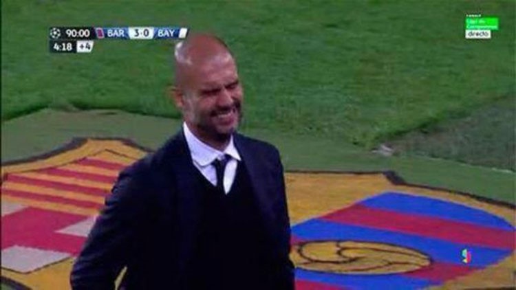 صورة: جوارديولا يتعرض لصدمة بعد الهدف الثالث لبرشلونة