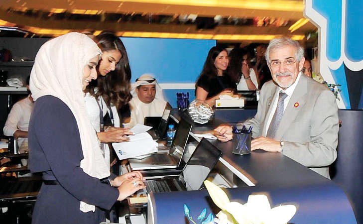 الساير مع شابات من مجموعة نست﻿