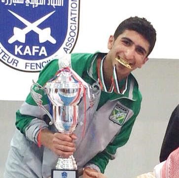 عبدالعزيز خالد عبدالنبي حاملا الكاس﻿