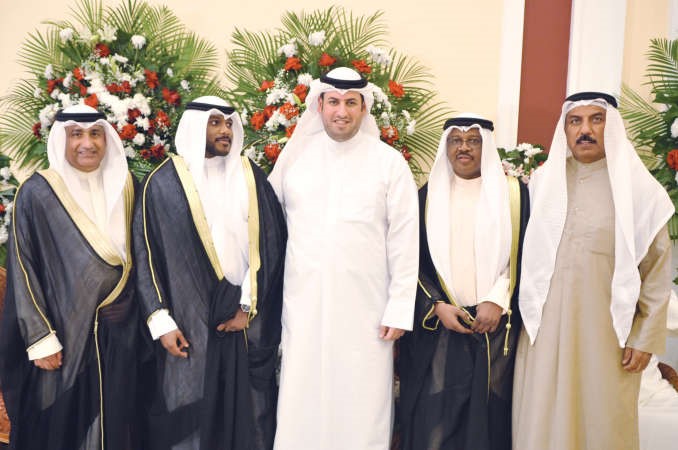 سعود بوحمد والشيخ عذبي اليوسف يباركان