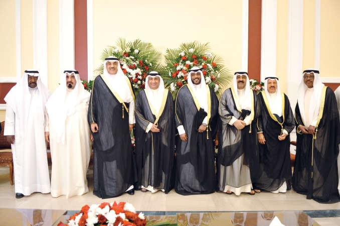 الشيخ مشعل الاحمد والشيخ صباح الخالد والشيخ دعيج المالك واللواء الشيخ احمد العبدالله يباركونريليش كومار

