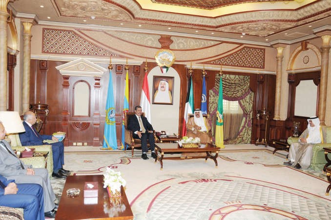 سمو نائب الامير وولي العهد الشيخ نواف الاحمد خلال استقباله نائب الرئيس اليمني خالد بن محفوظ بحاح﻿
