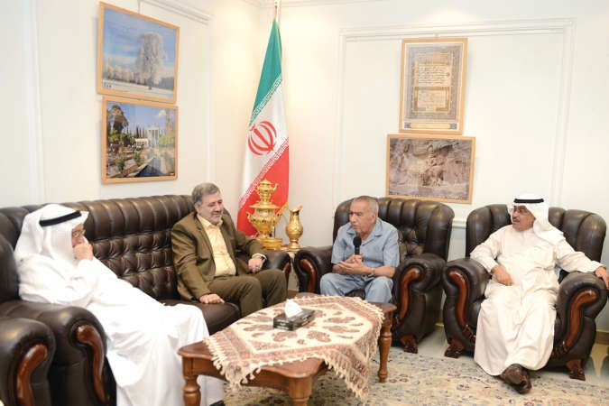 السفير الايراني ودعبدالرحمن العوضي والزميل عدنانالراشد وعلي الموسى
