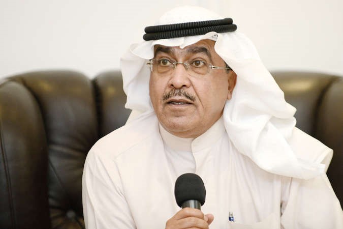 الزميل عدنان الراشد متحدثا في الحفل