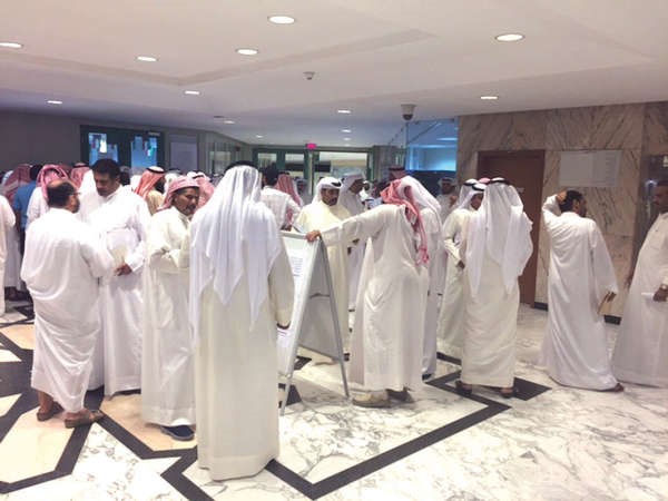 عدد كبير في اليوم الاول من استقبال المواطنين