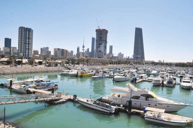 متى تتوجه انظار الدولة للاهتمام بالسياحة لاسيما مع تراجع اسعار النفط وضمن خطوات البحث عن بدائل لتنمية الدخل القومي	 قاسم باشا﻿
