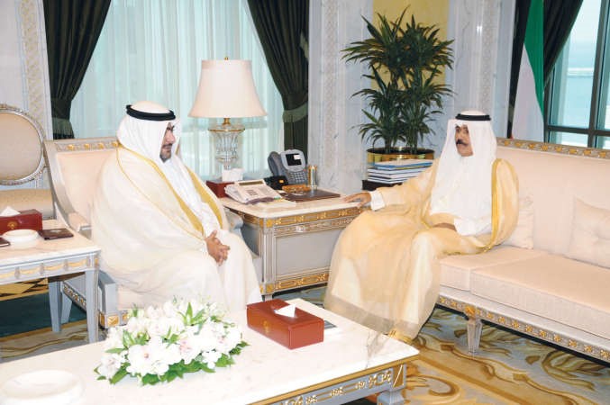 سمو نائب الامير وولي العهد الشيخ نواف الاحمد مستقبلا الشيخ ثامر العلي﻿