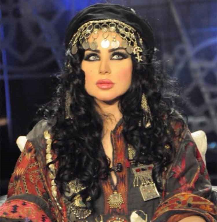 بالصور.. حليمة بولند تظهر بإطلالة مرعبة في برنامجها الجديد