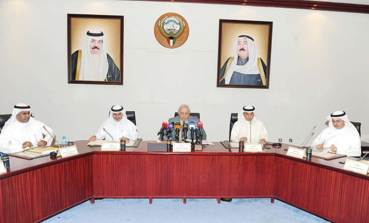 دبدر العيسى وفهد الغيص ود حامد العازمي ودصبيح المخيزيم وحسن المطيري خلال المؤتمر الصحافي﻿