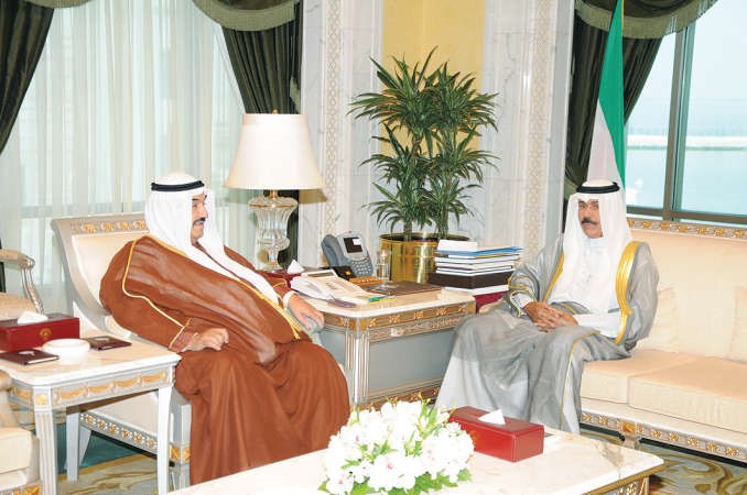 سمو نائب الامير وولي العهد الشيخ نواف الاحمد مستقبلا سمو الشيخ ناصر المحمد ﻿