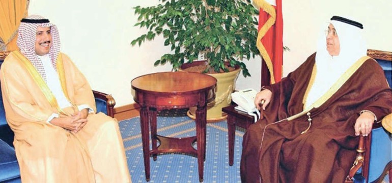 الشيخ محمد بن مبارك ال خليفة اثناء استقباله الشيخ عزام الصباح ﻿